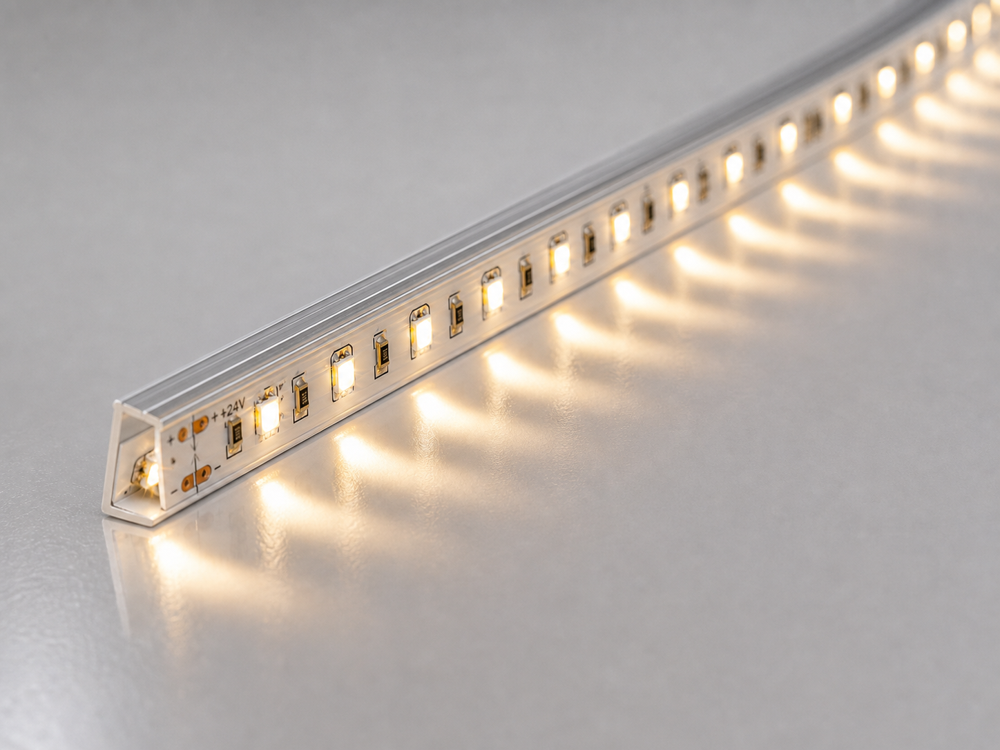 DL-S2835A60L60V24 SMD2835 LED strip light - 60 LEDs/m / 8mm / DC24V / 7.2w/meter